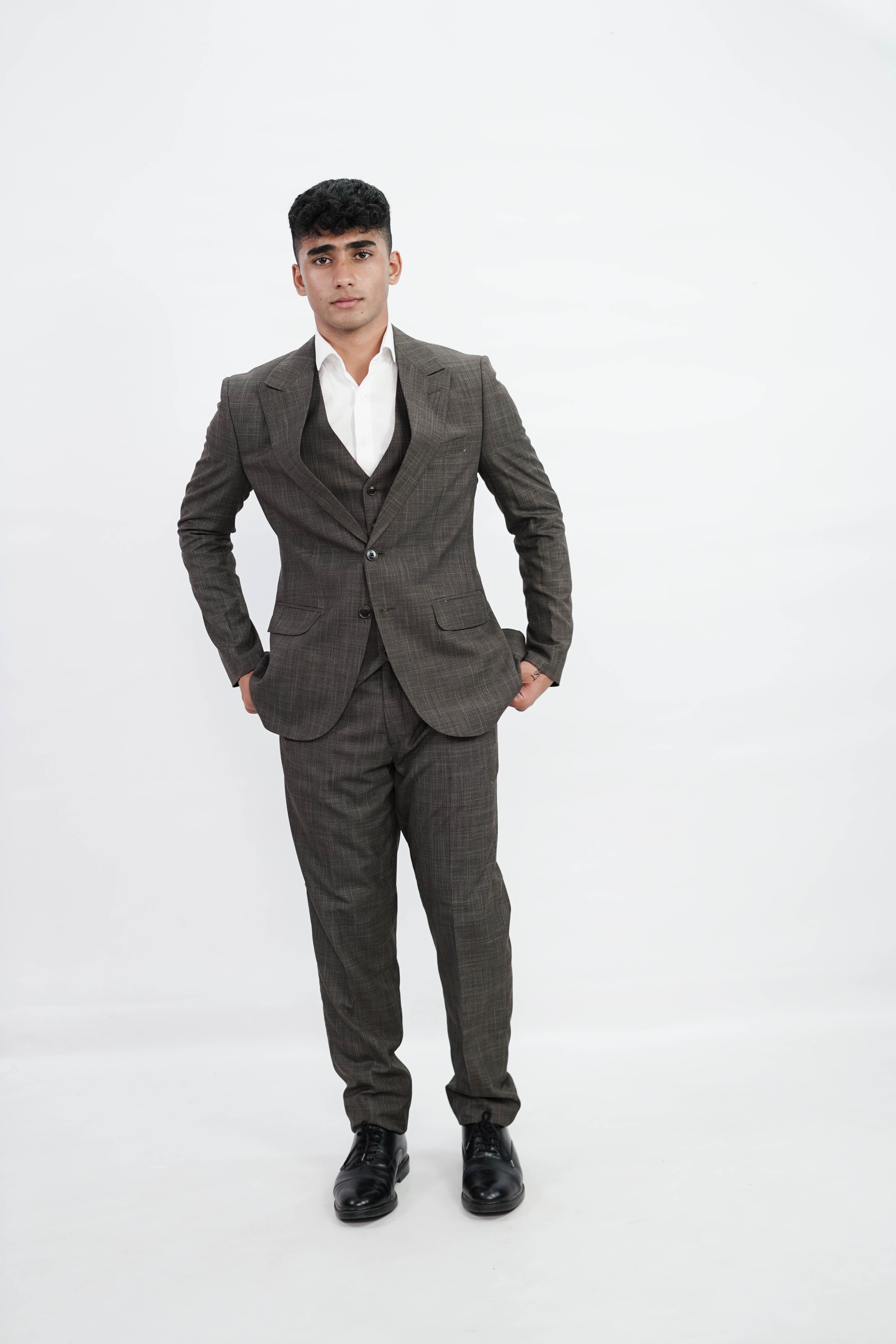 Vogue & Threads 3-Piece suit- Custom Fit High-End Formal & Casual wear for Every Occasion