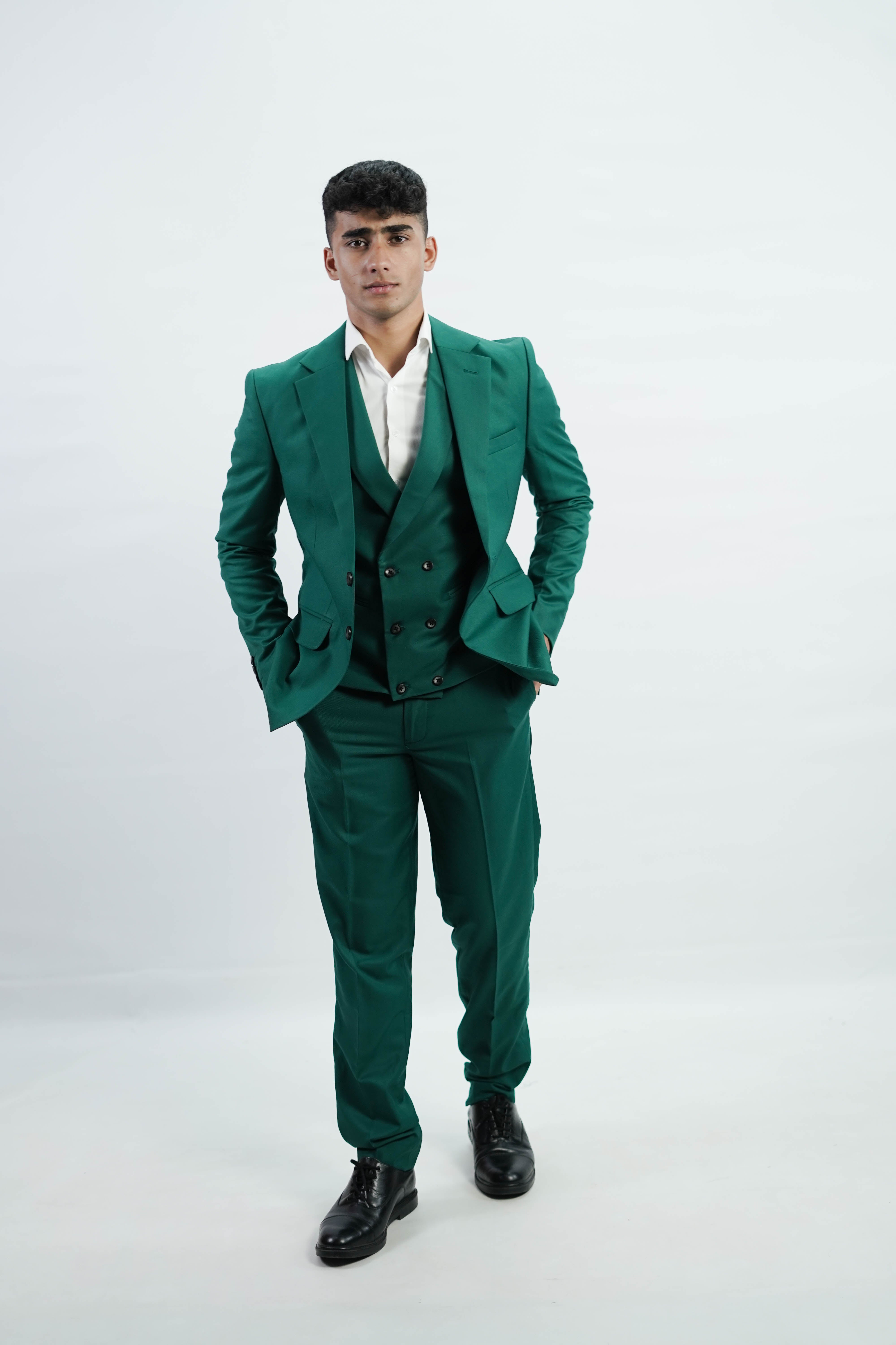 Vogue & Threads Men’s 3-Piece suit-Classic wedding & formal business wear