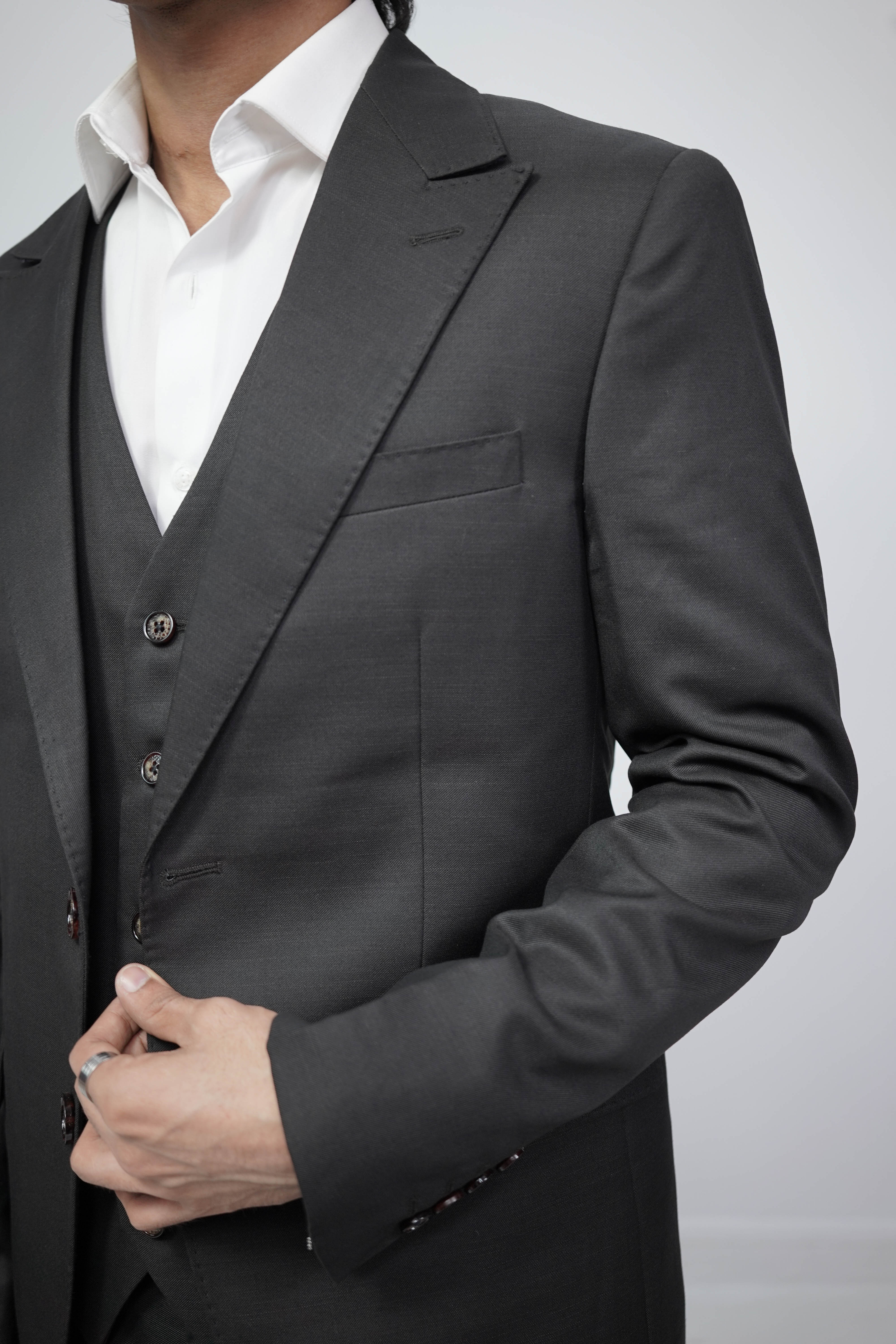 VogueNThreads 3-Piece suit- Custom Fit High-End Formalwear for Every Occasion-VogueNThreads
