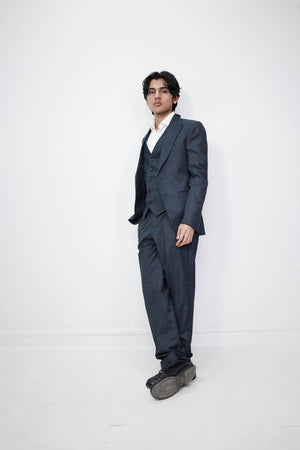 VogueNThreads 3-Piece suit- Custom Fit High-End Formalwear for Every Occasion-VogueNThreads