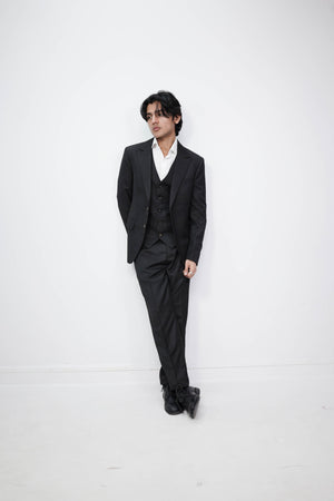VogueNThreads 3-Piece suit- Custom Fit High-End Formalwear for Every Occasion-VogueNThreads