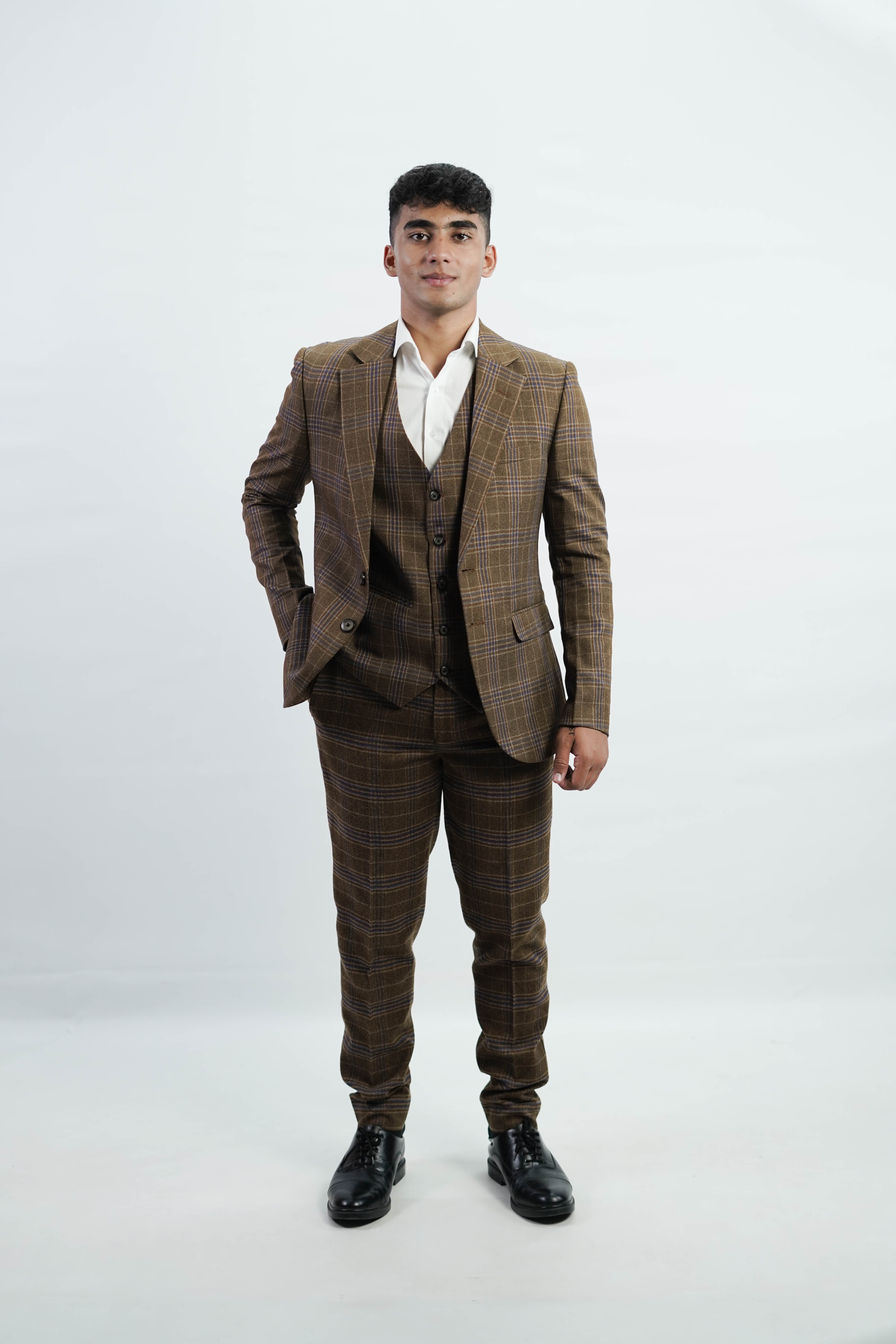 VogueNThreads 3-Piece suit- Custom Fit High-End Formalwear for Every Occasion-suits-VogueNThreads