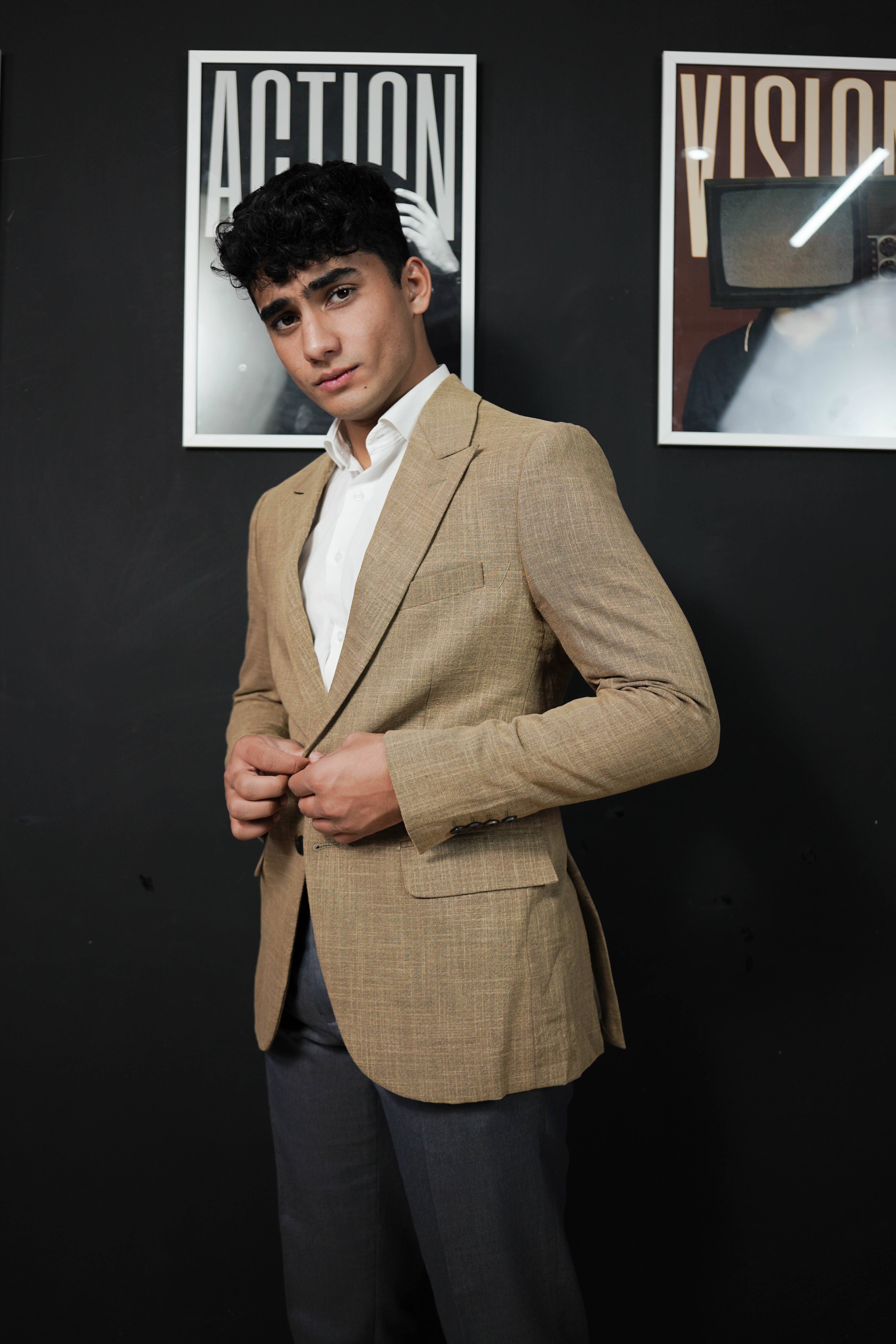 VogueNThreads 3-Piece suit- Custom Fit High-End Formalwear for Every Occasion-VogueNThreads