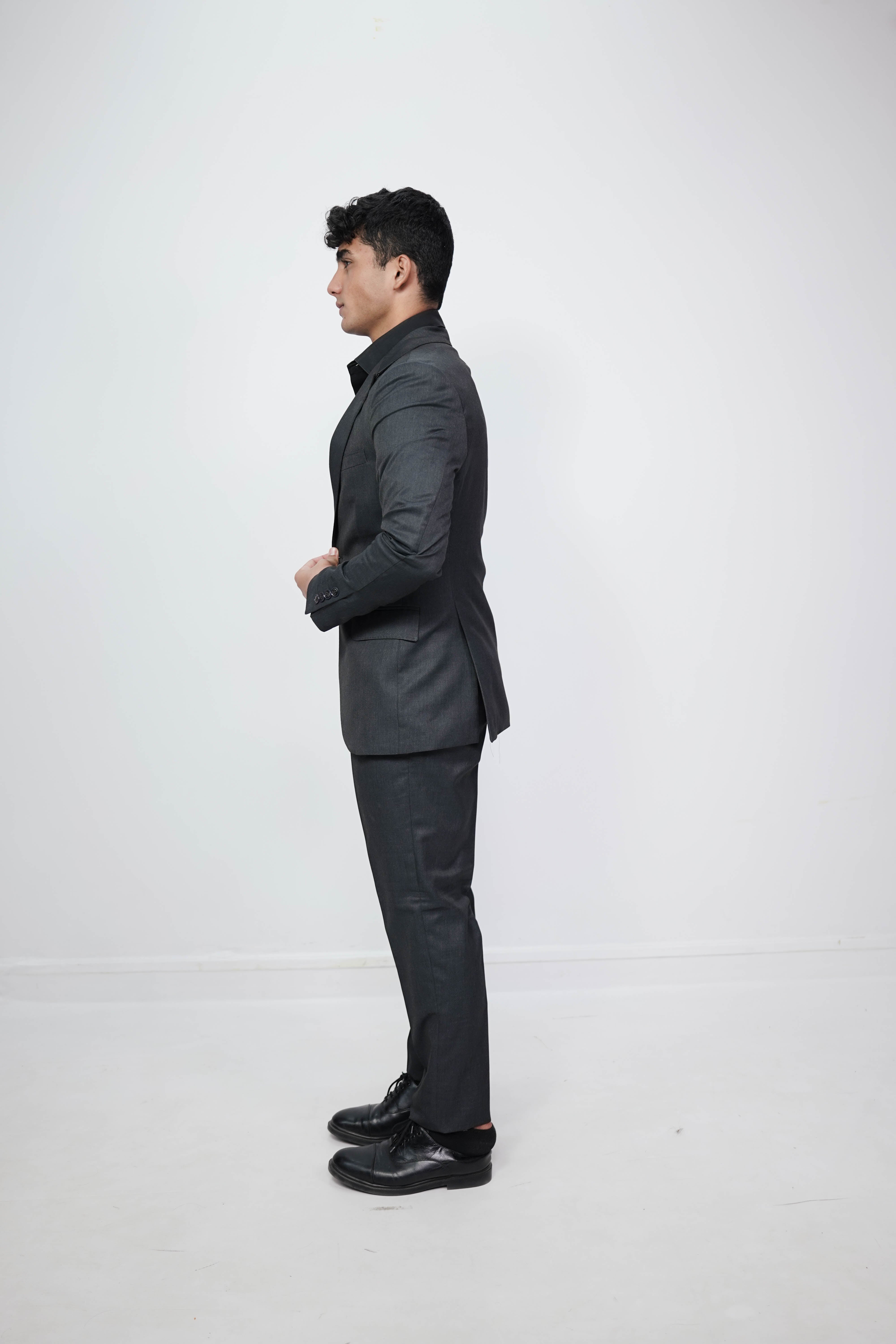 Vogue & Threads 3-Piece suit- Custom Fit High-End Formalwear for Every Occasion
