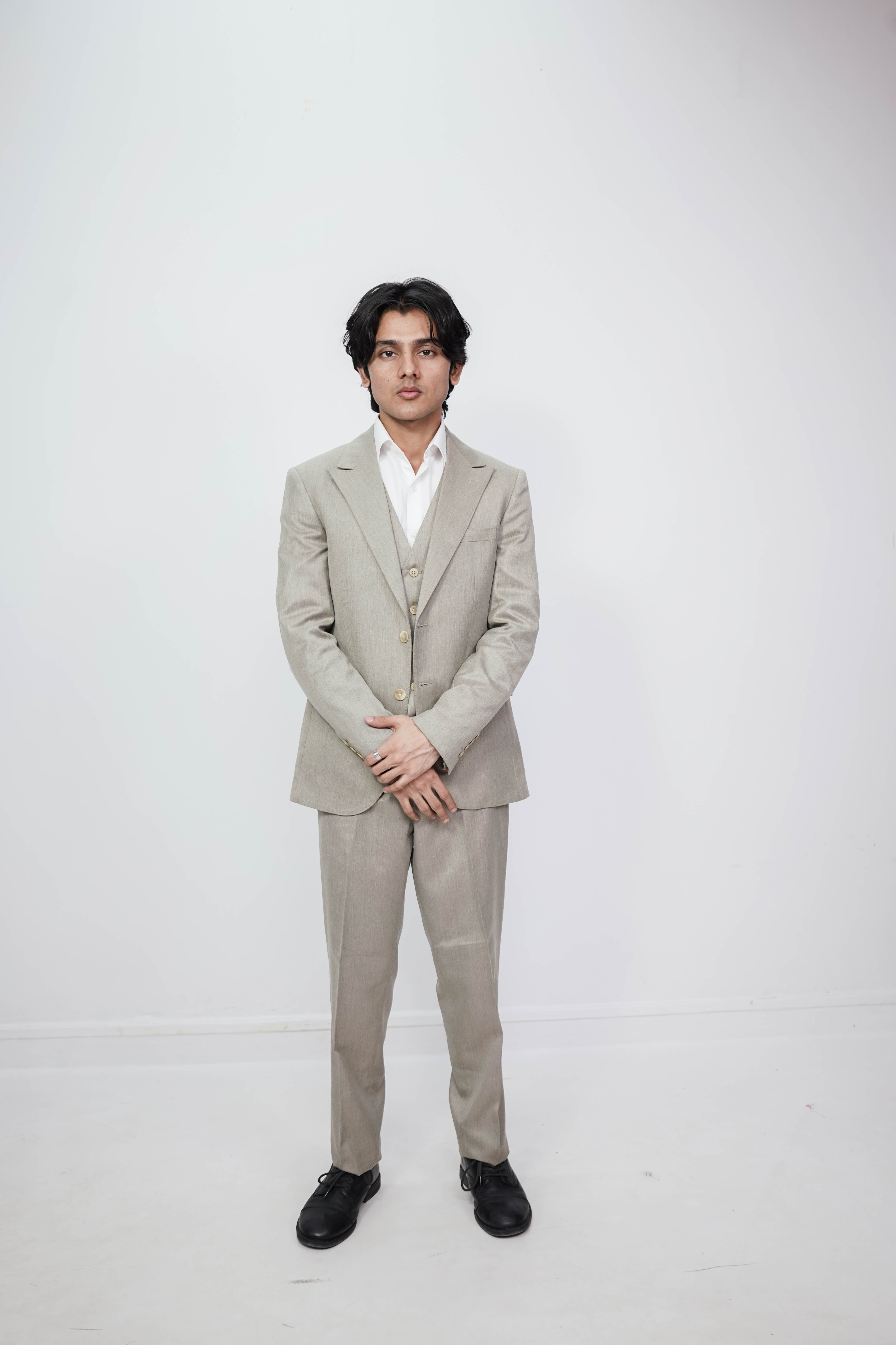Vogue & Threads 3-Piece suit- Custom Fit High-End Formalwear for Every Occasion