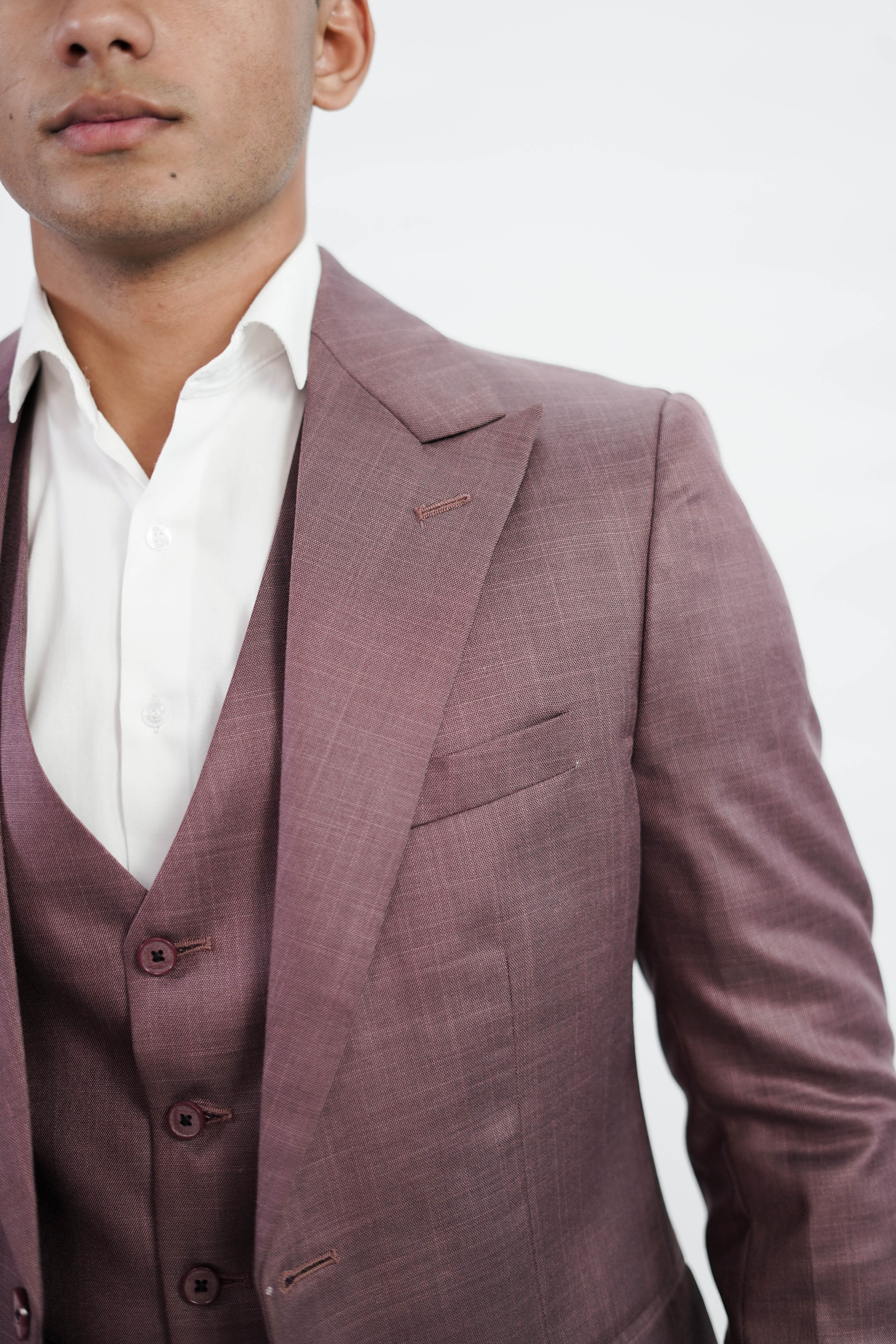 Vogue & Threads 3-Piece suit- Custom Fit High-End Formalwear for Every Occasion