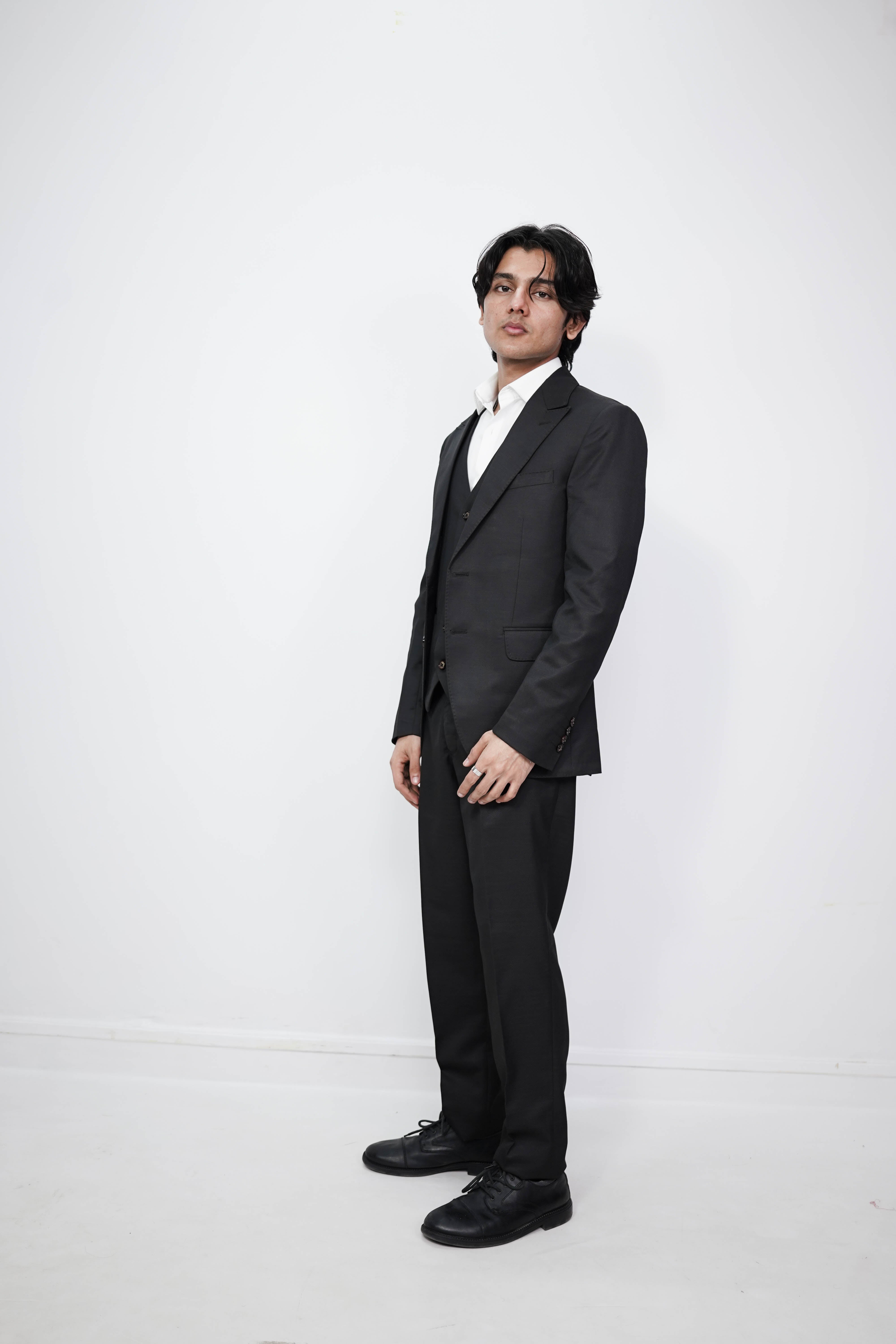 VogueNThreads 3-Piece suit- Custom Fit High-End Formalwear for Every Occasion-VogueNThreads