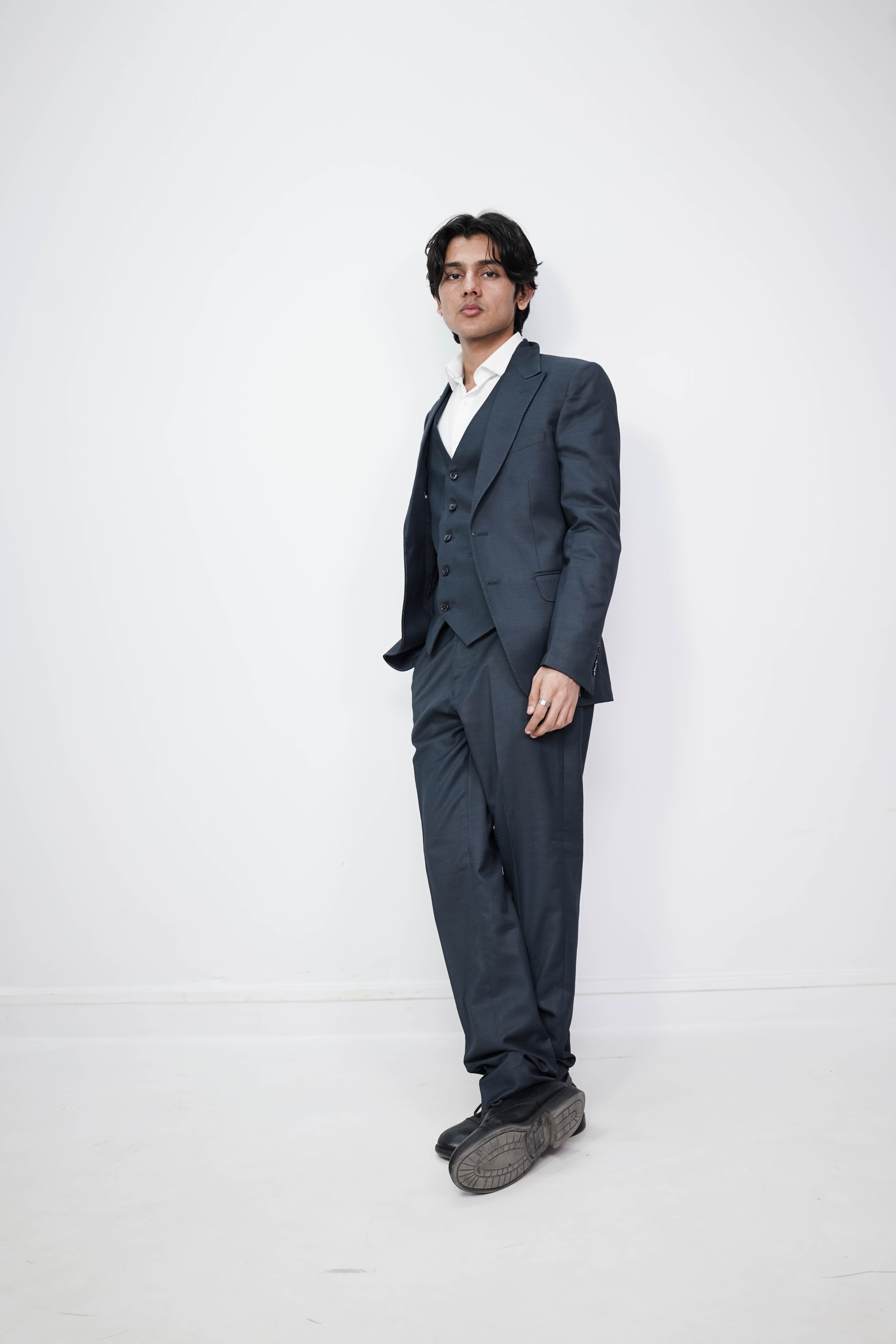 VogueNThreads 3-Piece suit- Custom Fit High-End Formalwear for Every Occasion-VogueNThreads