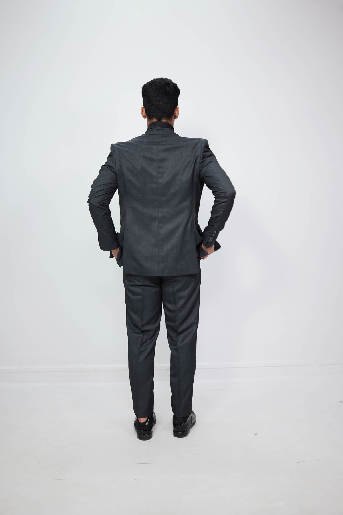 VogueNThreads 3-Piece suit- Custom Fit High-End Formalwear for Every Occasion-suits-VogueNThreads