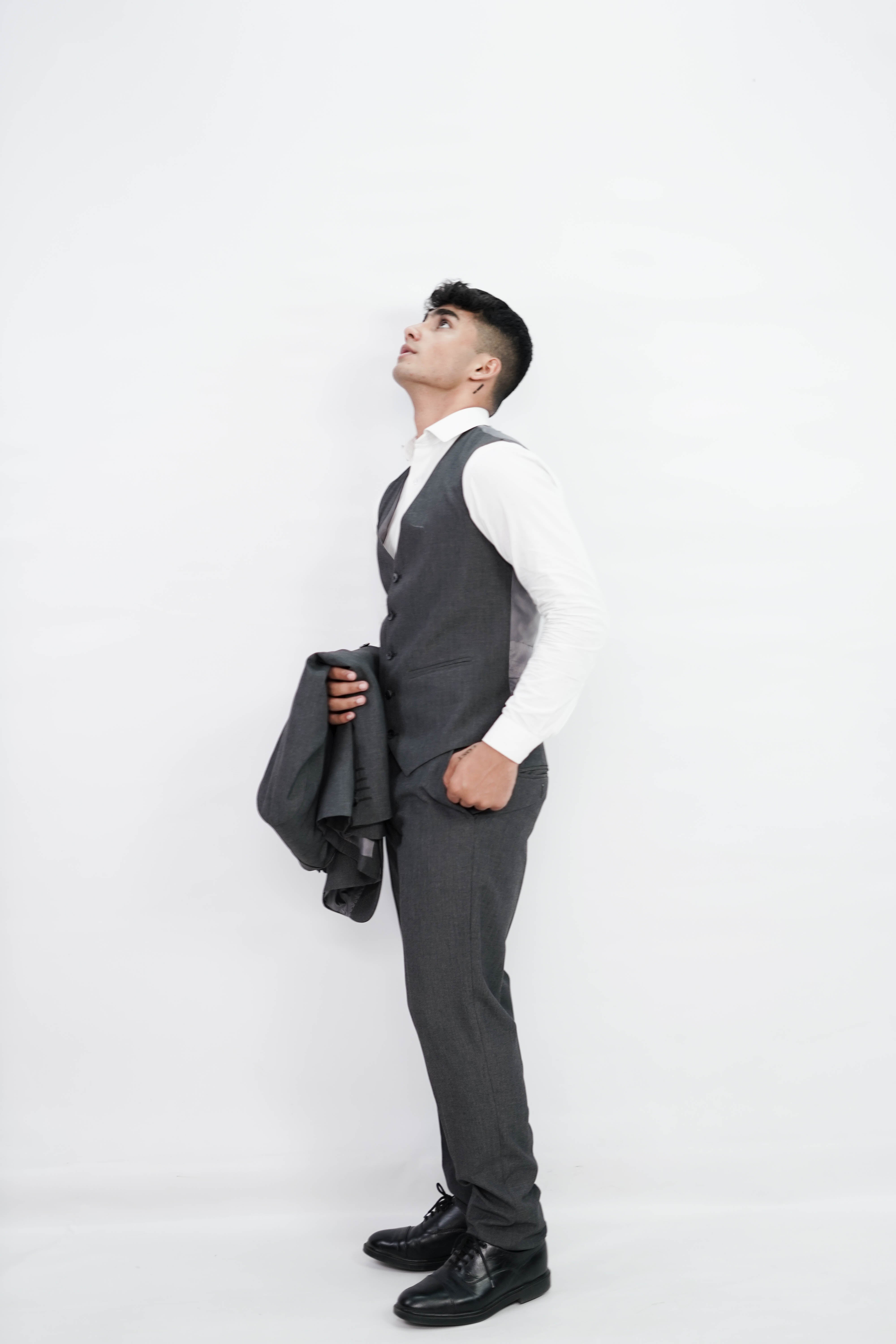VogueNThreads 3-Piece suit- Custom Fit High-End Formalwear for Every Occasion-VogueNThreads