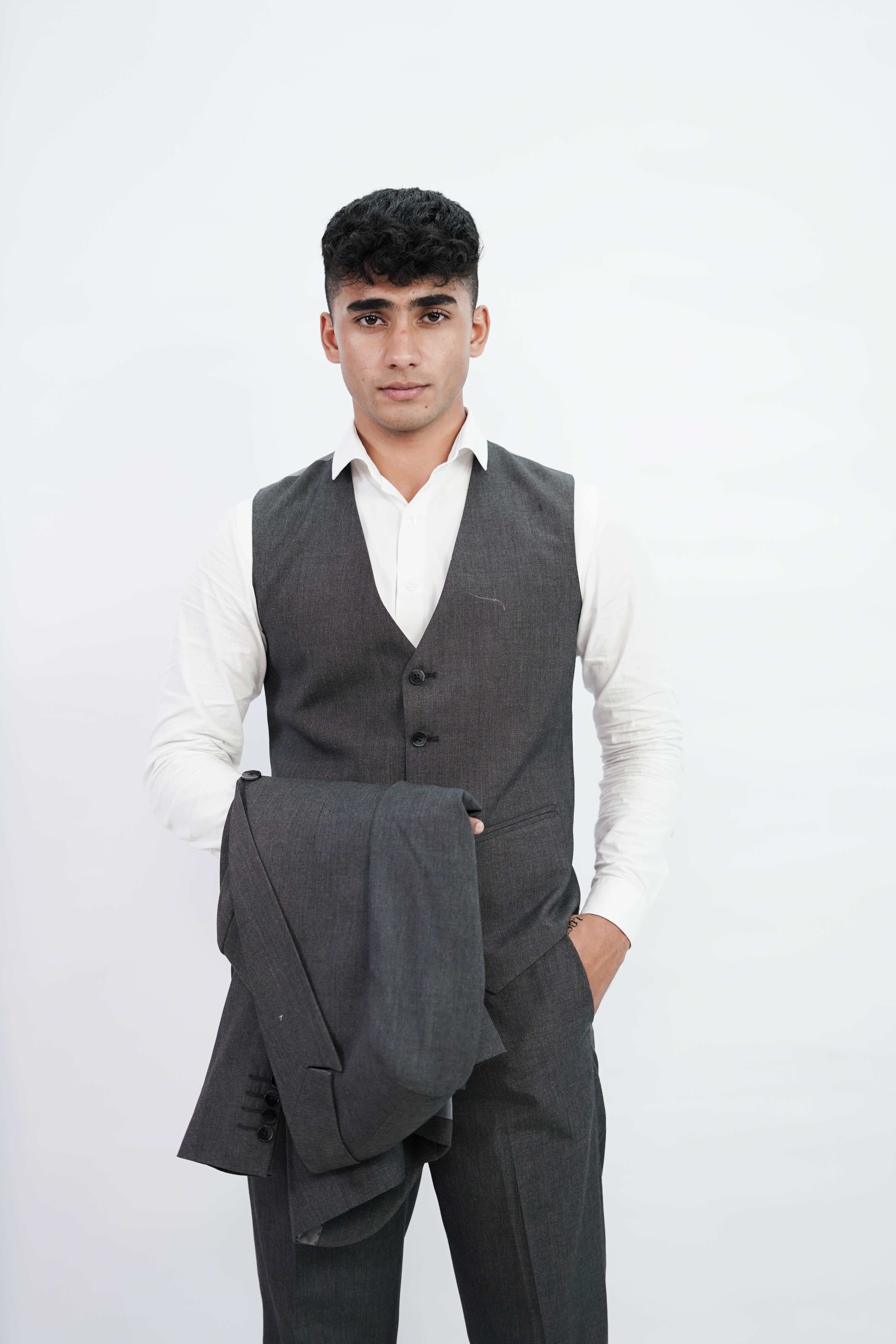 VogueNThreads 3-Piece suit- Custom Fit High-End Formalwear for Every Occasion-VogueNThreads
