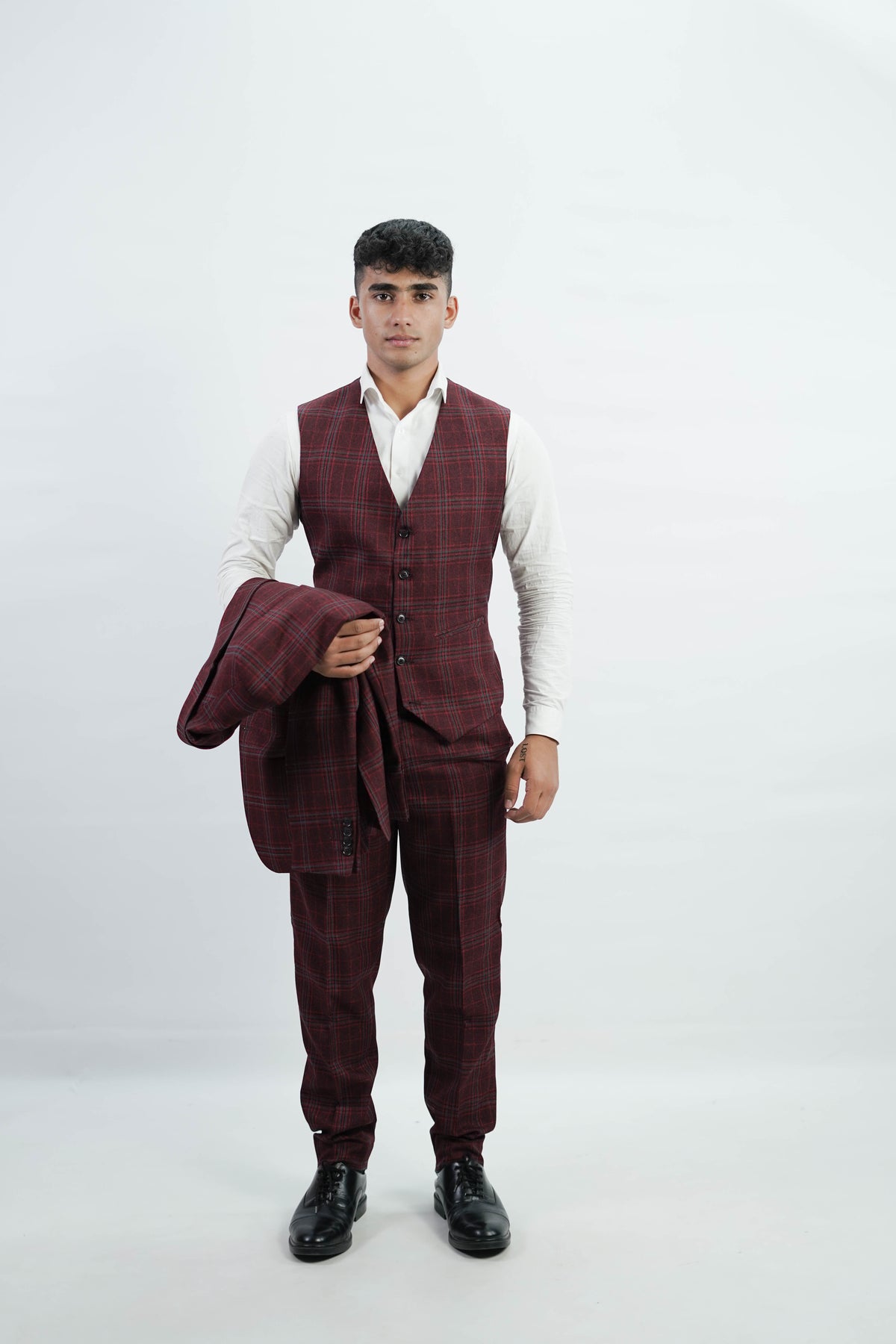 VogueNThreads 3-Piece suit- Custom Fit High-End Formalwear for Every Occasion-suits-VogueNThreads