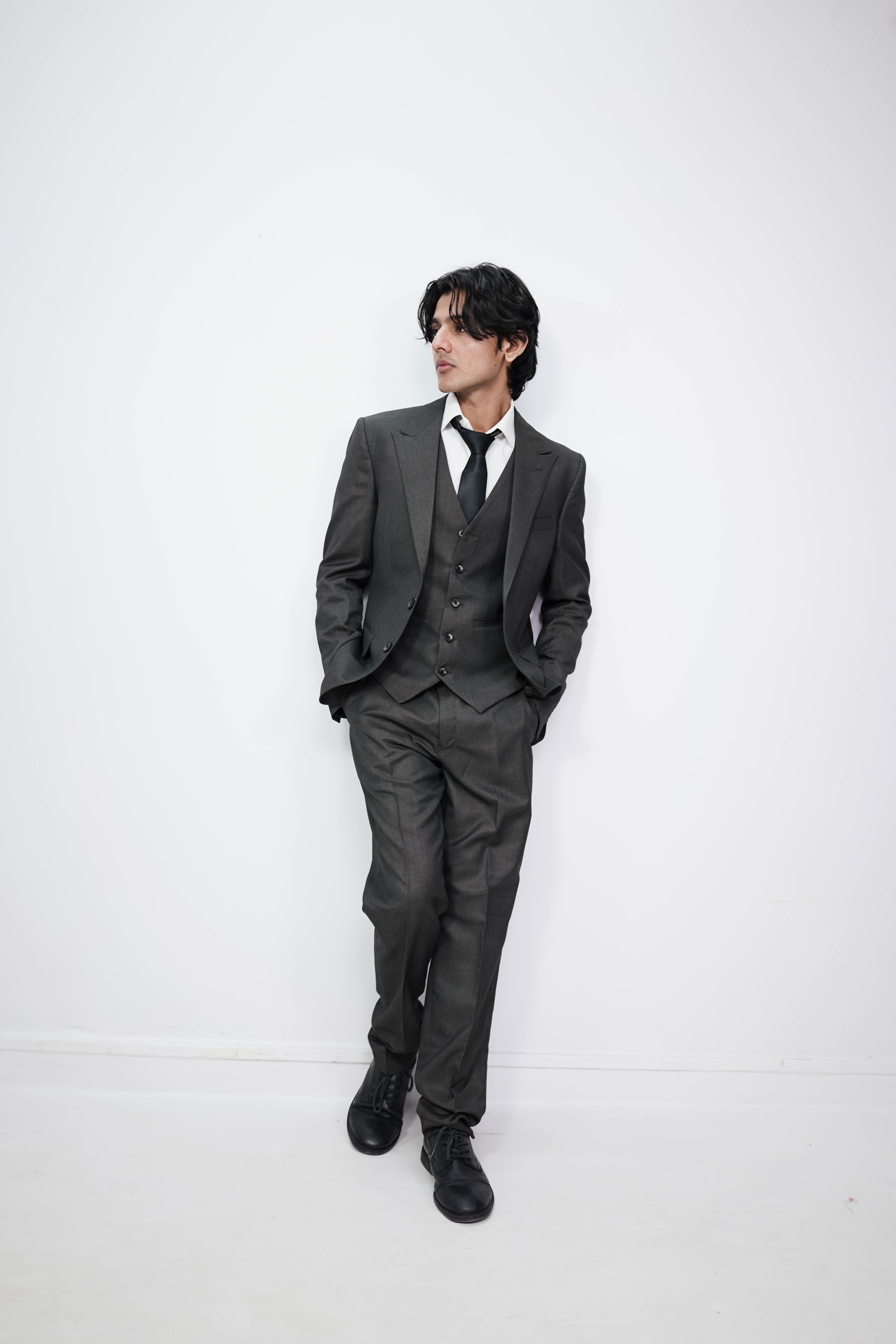 VogueNThreads 3-Piece suit- Custom Fit High-End Formalwear for Every Occasion-VogueNThreads
