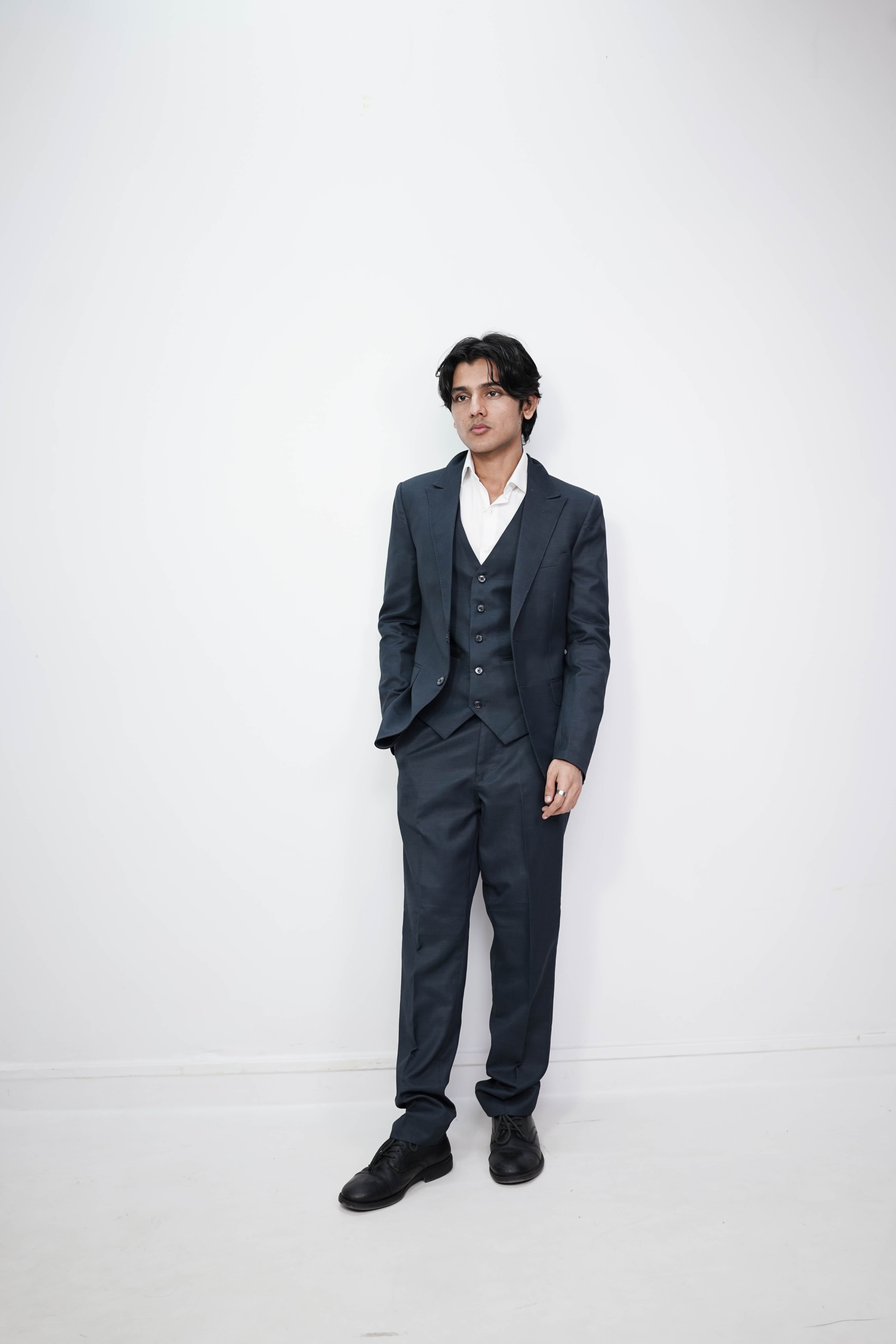 VogueNThreads 3-Piece suit- Custom Fit High-End Formalwear for Every Occasion-VogueNThreads