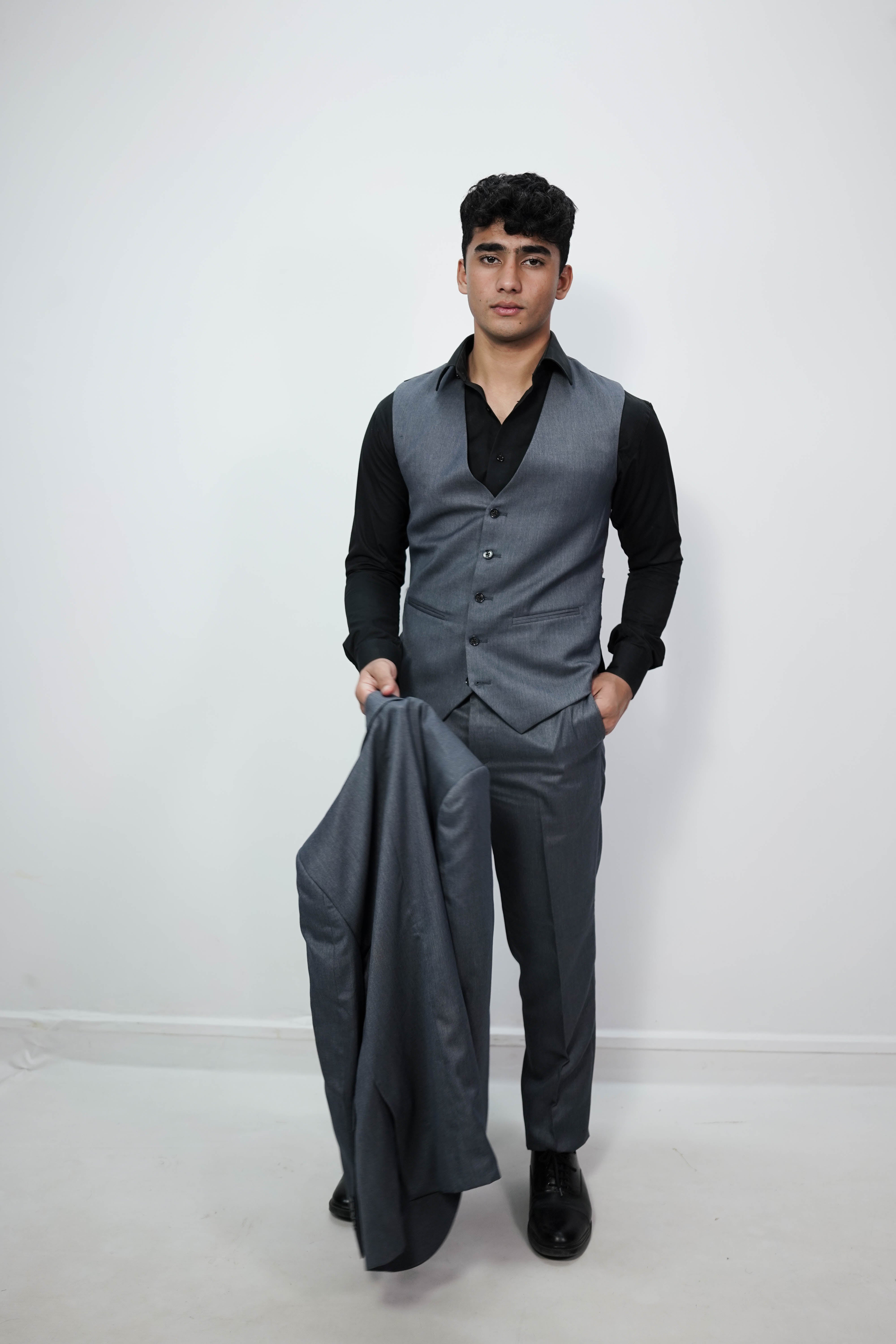 VogueNThreads 3-Piece suit- Custom Fit High-End Formalwear for Every Occasion-VogueNThreads