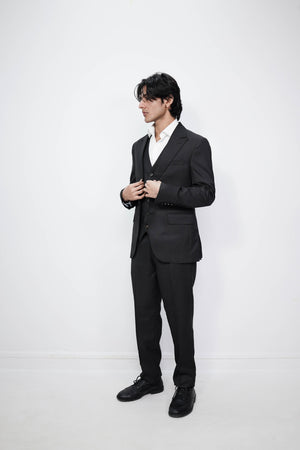 VogueNThreads 3-Piece suit- Custom Fit High-End Formalwear for Every Occasion-VogueNThreads
