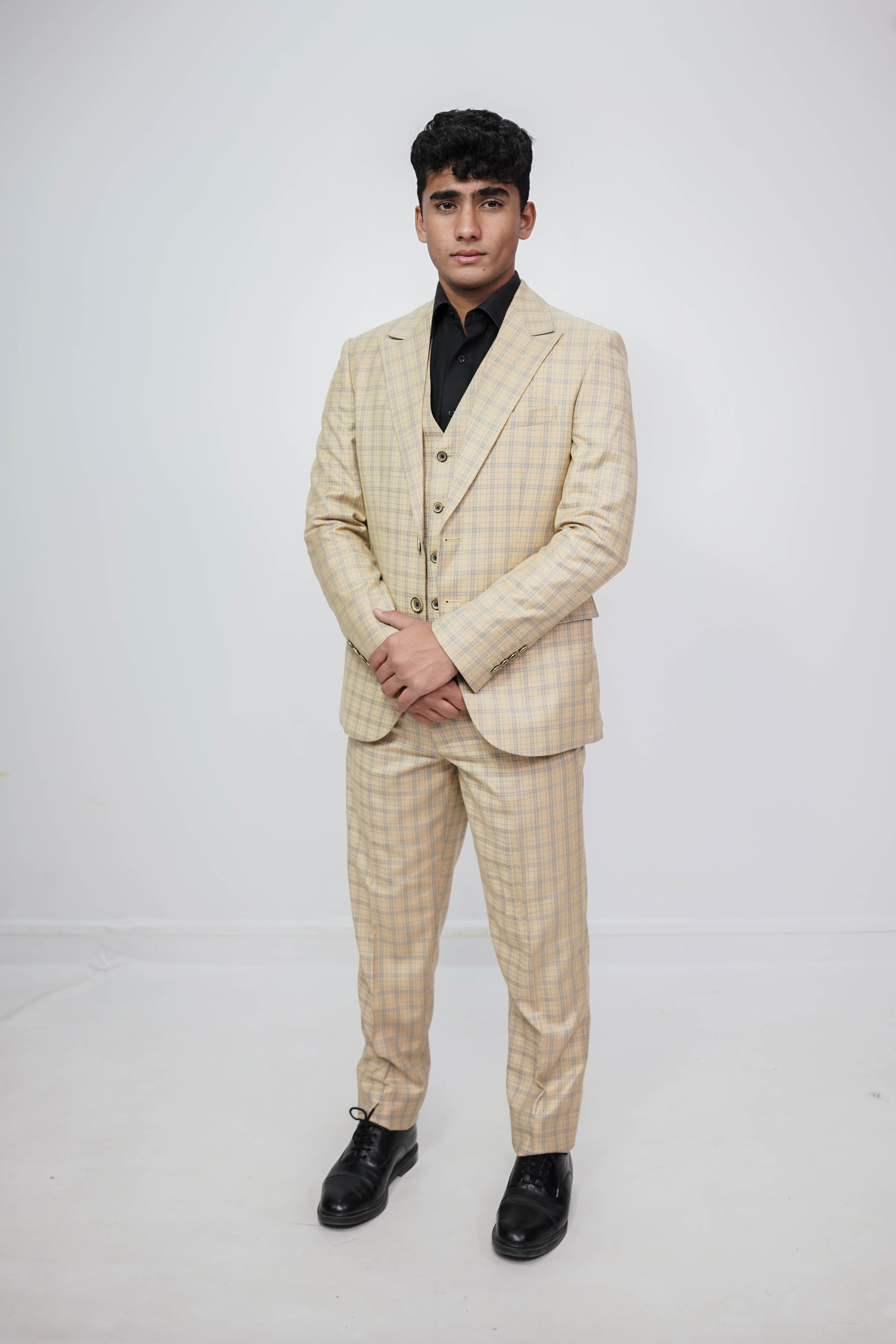 VogueNThreads 3-Piece suit- Custom Fit High-End Formalwear for Every Occasion-VogueNThreads