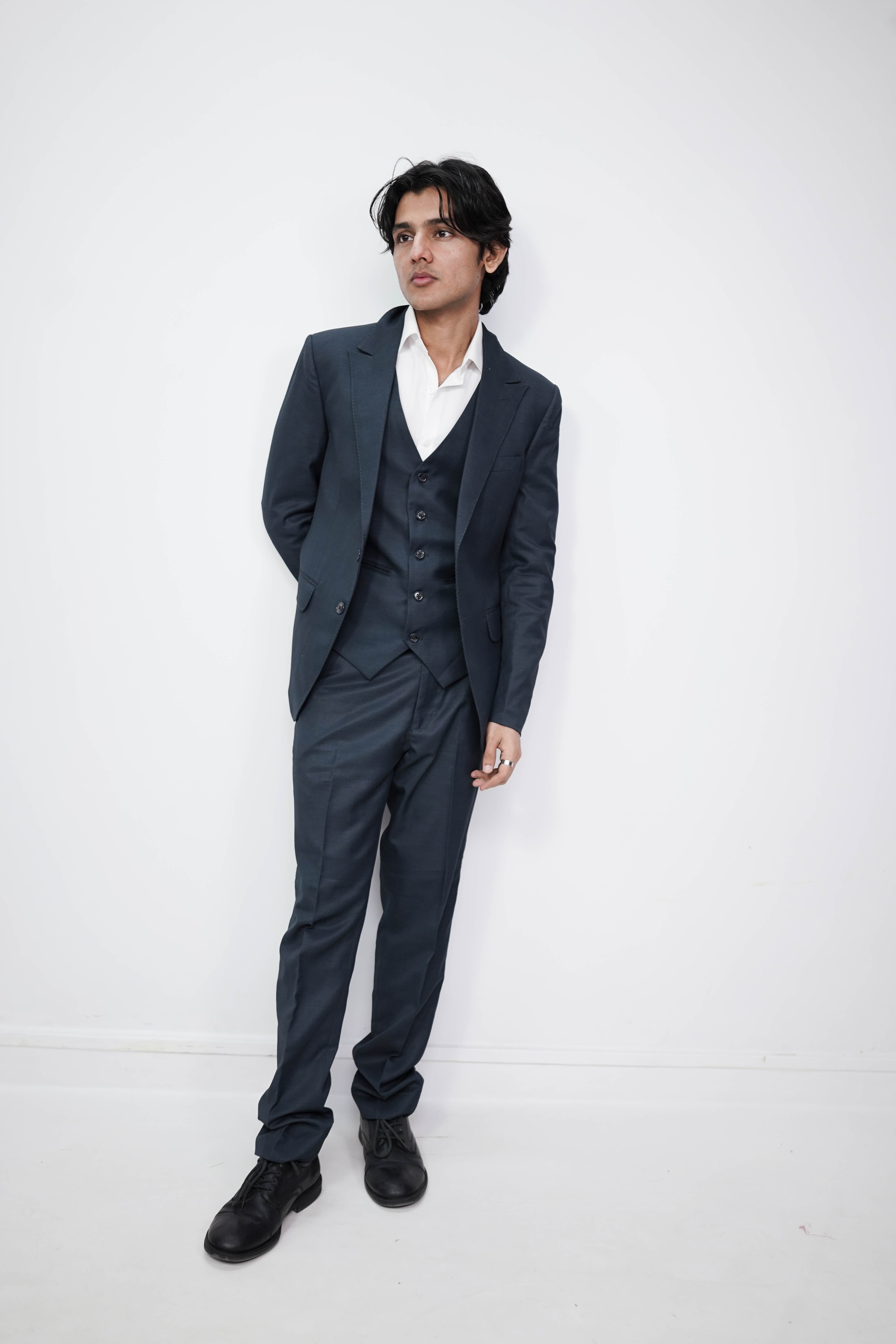 VogueNThreads 3-Piece suit- Custom Fit High-End Formalwear for Every Occasion-VogueNThreads