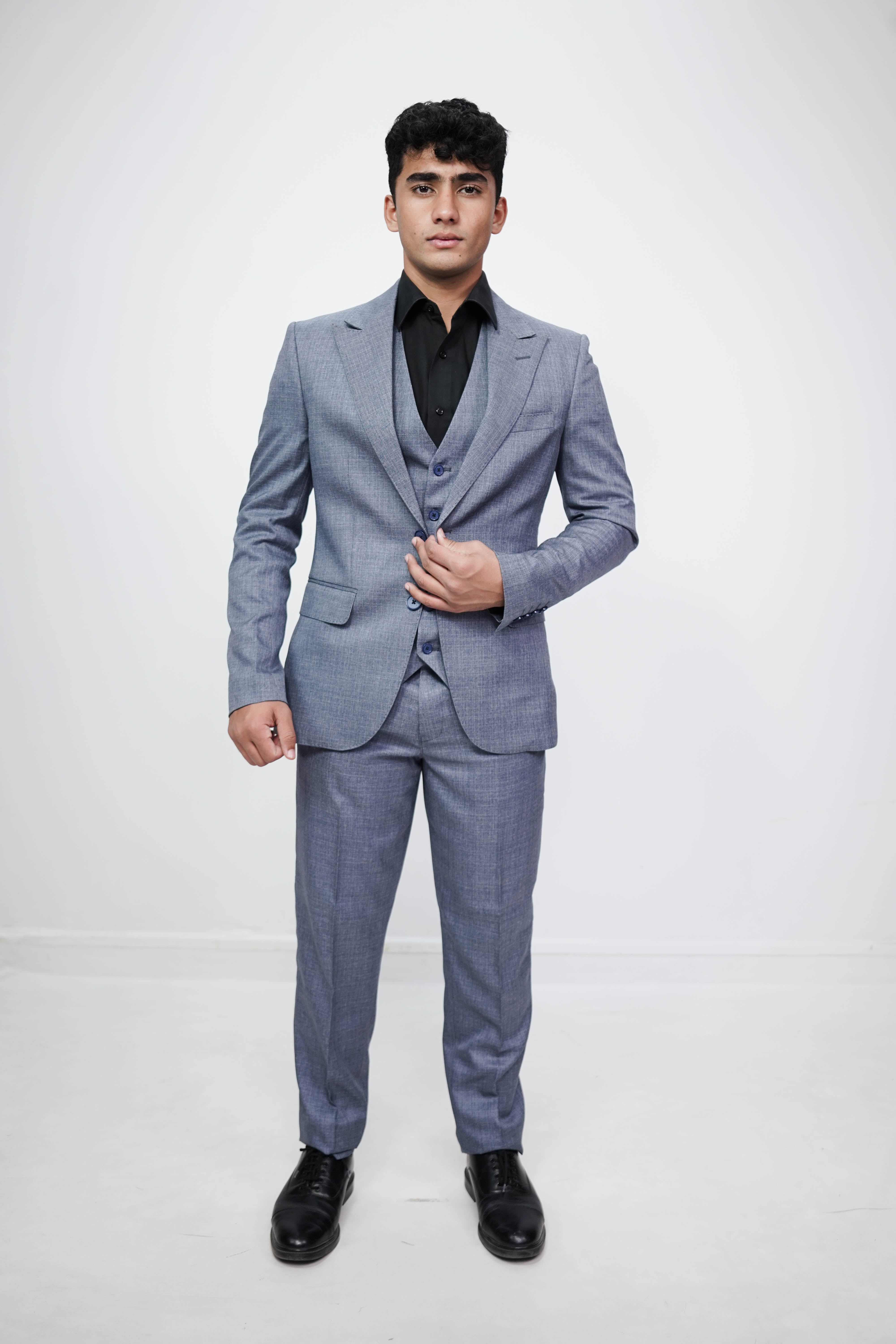 VogueNThreads 3-Piece suit- Custom Fit High-End Formalwear for Every Occasion-VogueNThreads