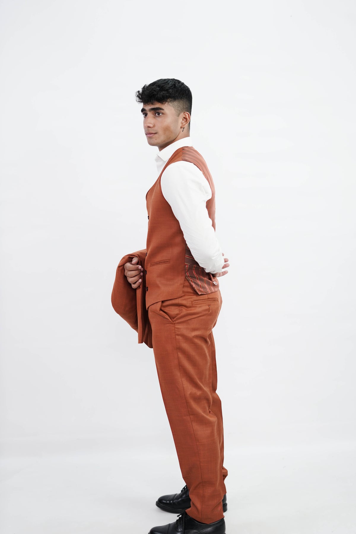 VogueNThreads 3-Piece suit- Regular Fit High-End Formalwear for Porms & weddings-VogueNThreads
