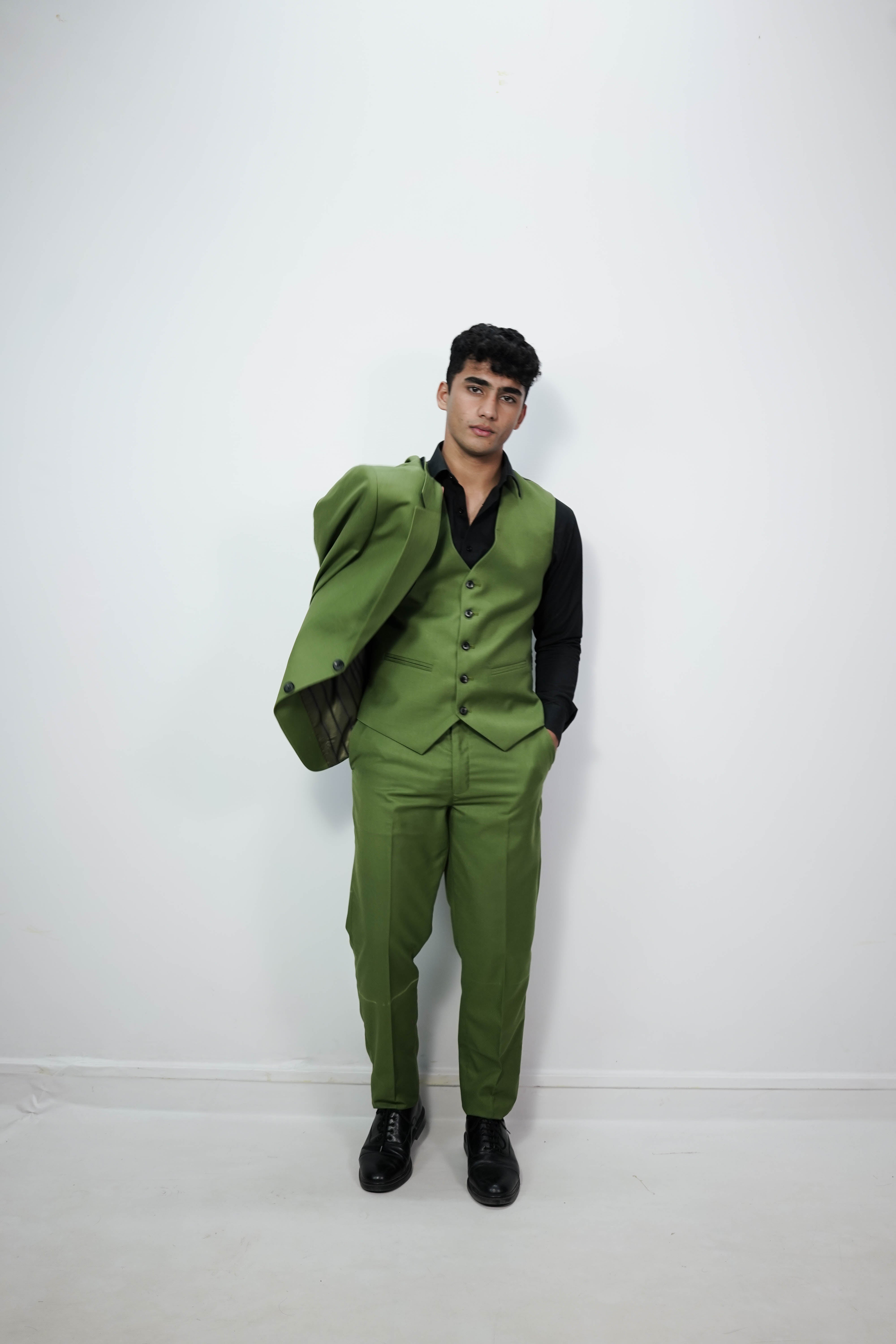 VogueNThreads Men’s three piece suit-Regular Fit Olive Green Suit for wedding-VogueNThreads