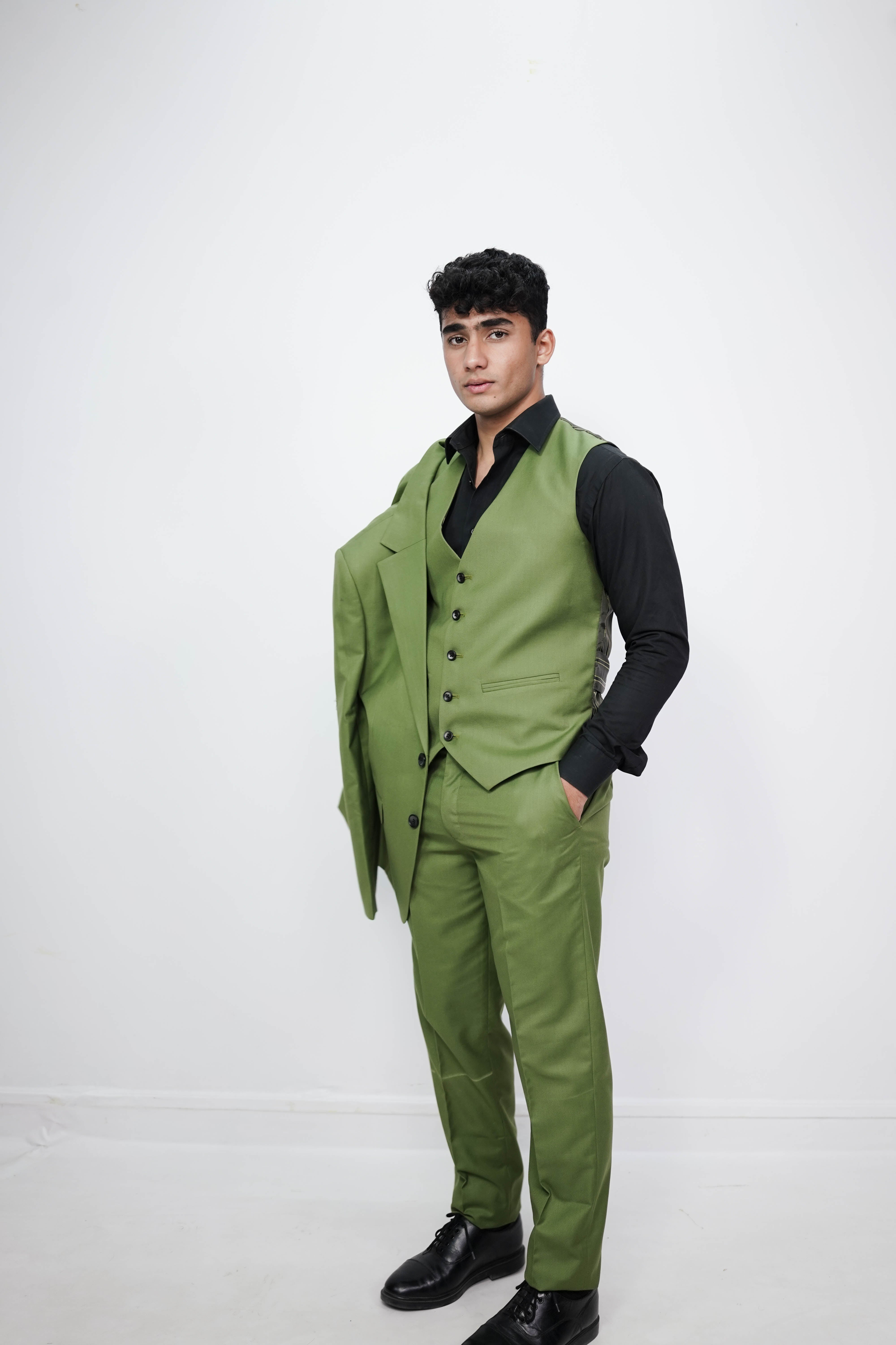 VogueNThreads Men’s three piece suit-Regular Fit Olive Green Suit for wedding-VogueNThreads